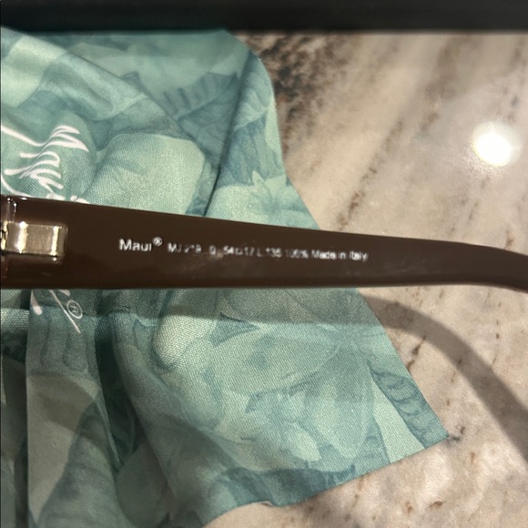 Maui Jim Women’s brown Sunglasses with Case good condition - Picture 7 of 9